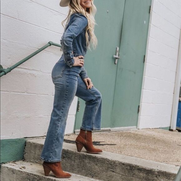 “RAMBLE” Split Suede Boots - Picture 3 of 10